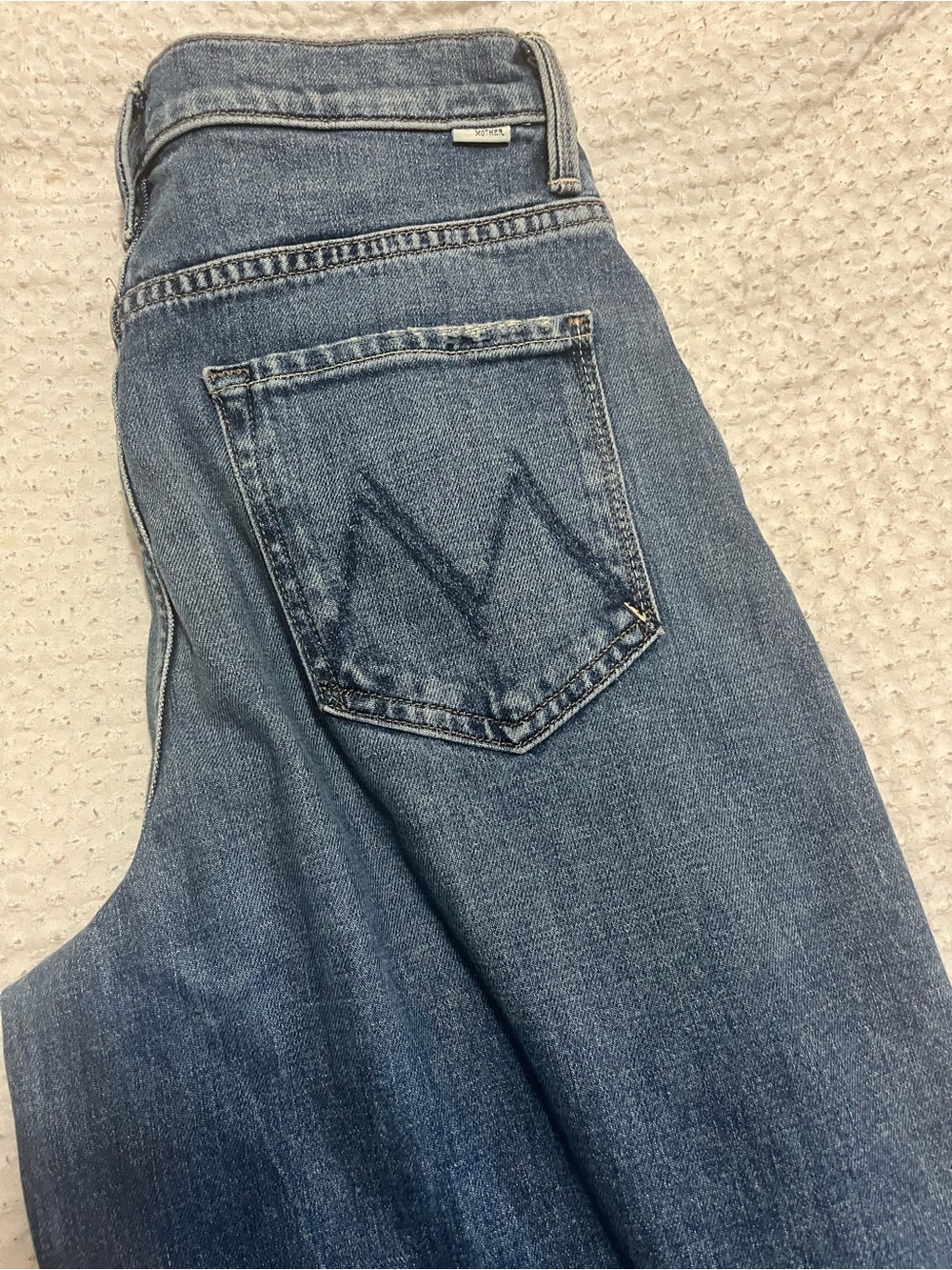MOTHER The Headliner Sneak Wide-Leg Jeans - Blue Wash - Picture 5 of 7